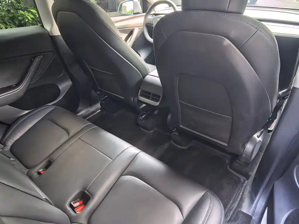 Tesla Model Y 2021 3D5