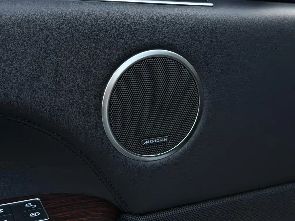 Land Rover Range Rover — миниатюра 10