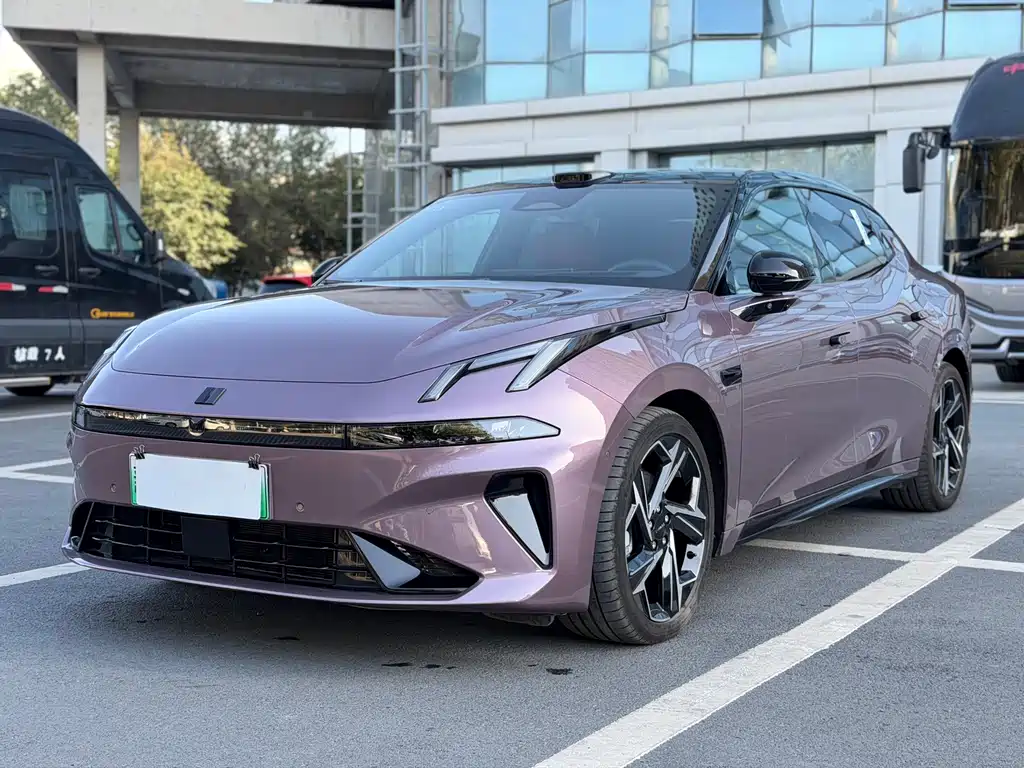 Lynk & Co 07 EM-P