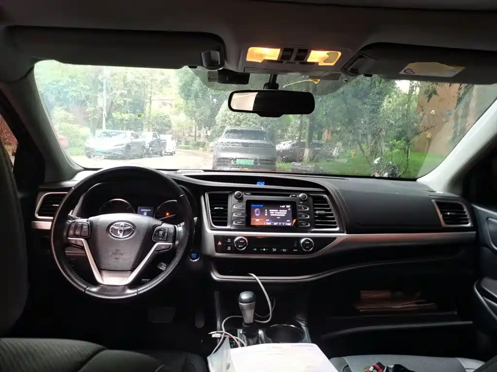 Toyota Highlander — миниатюра 10