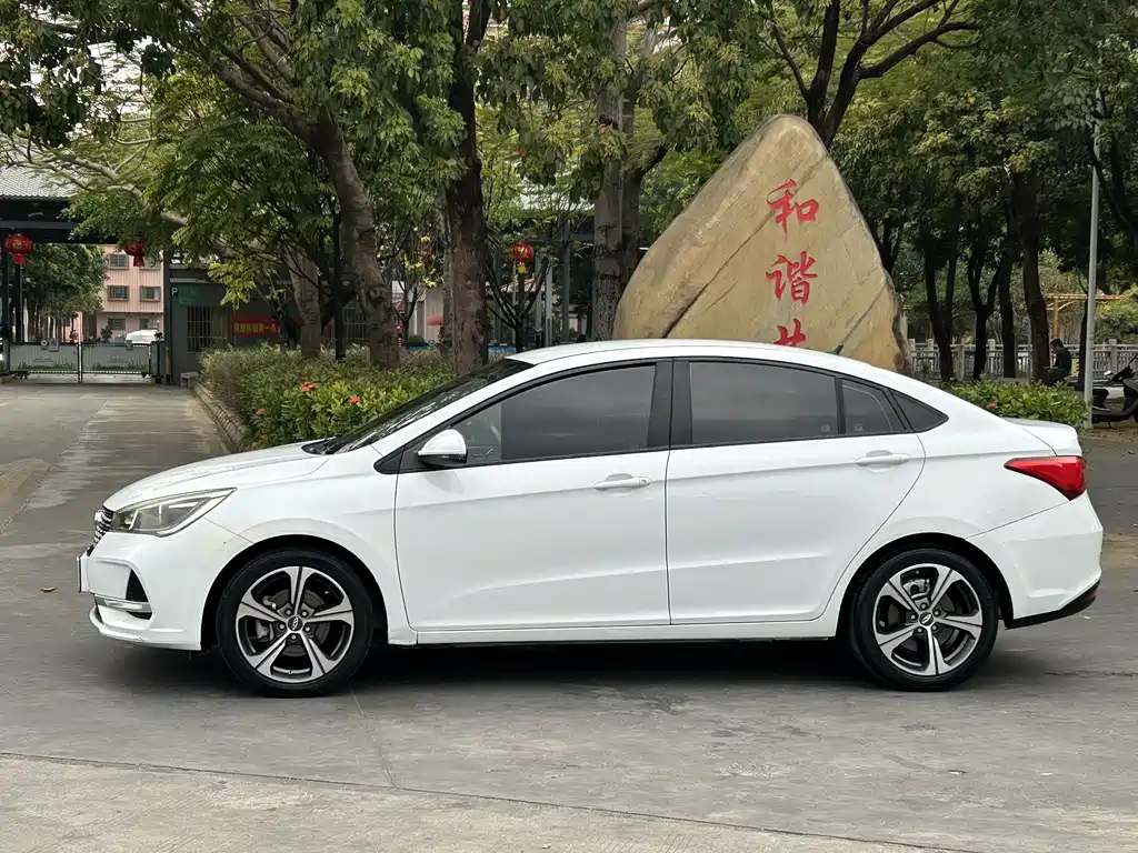 CHERY ARRIZO 5