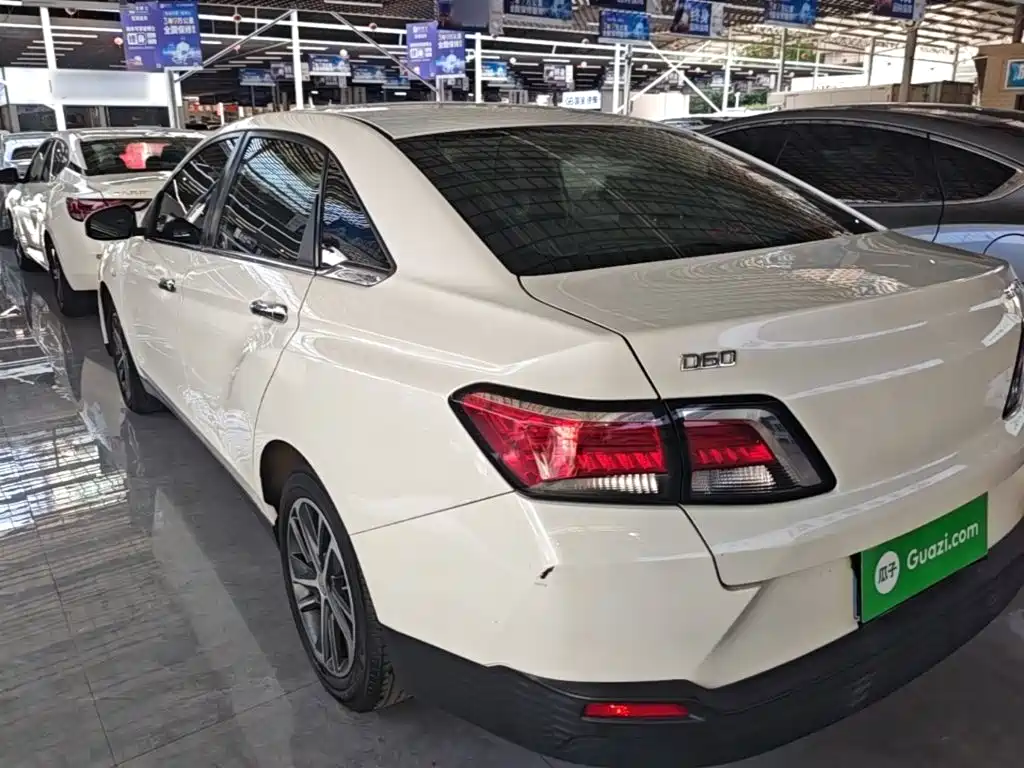 Venucia D60 — миниатюра 5