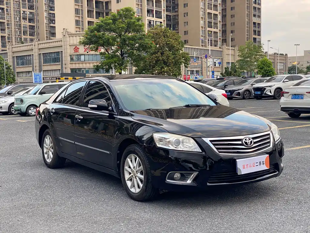 Toyota Camry — миниатюра 3