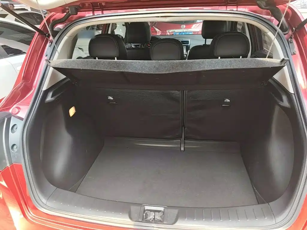 Nissan Tiida — миниатюра 19