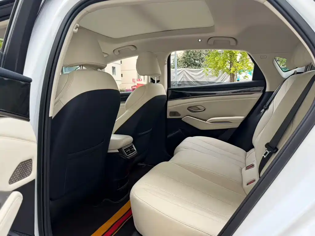 BYD Qin L — миниатюра 5