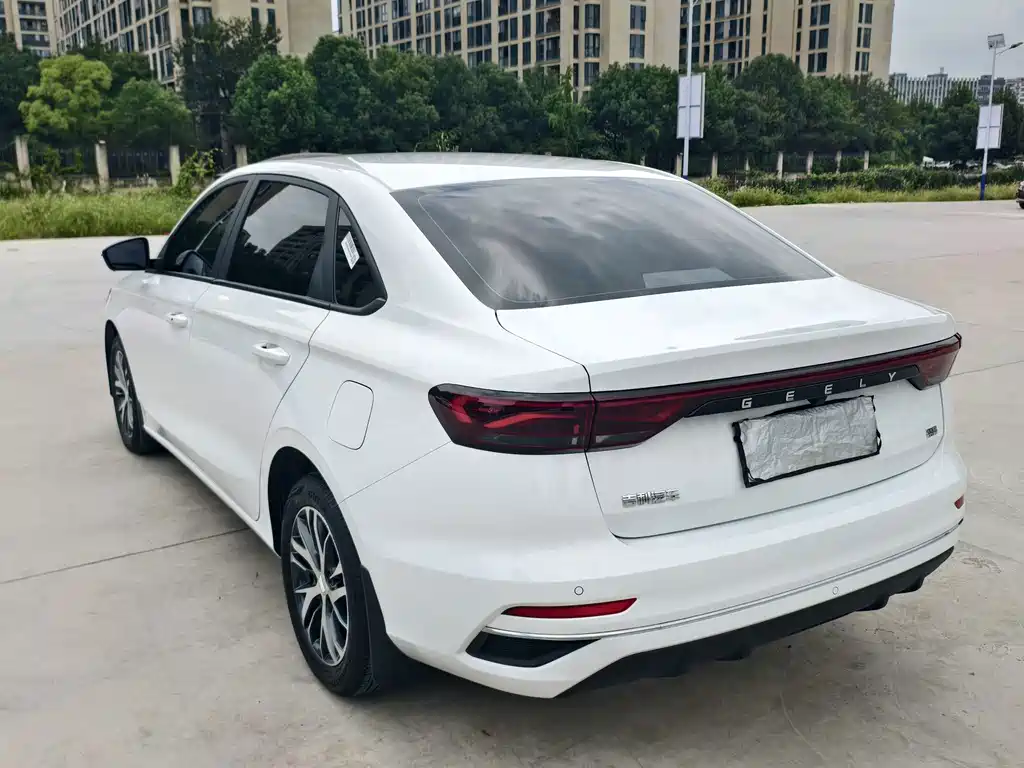 Geely Emgrand — миниатюра 4