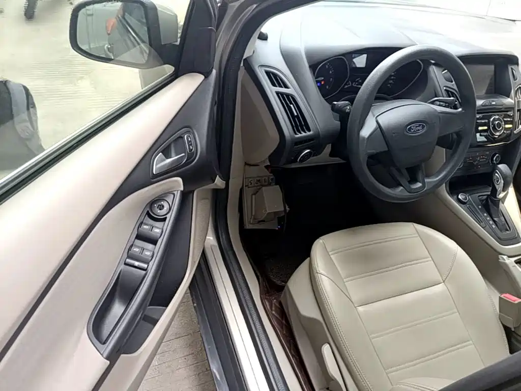 Ford Focus — миниатюра 16