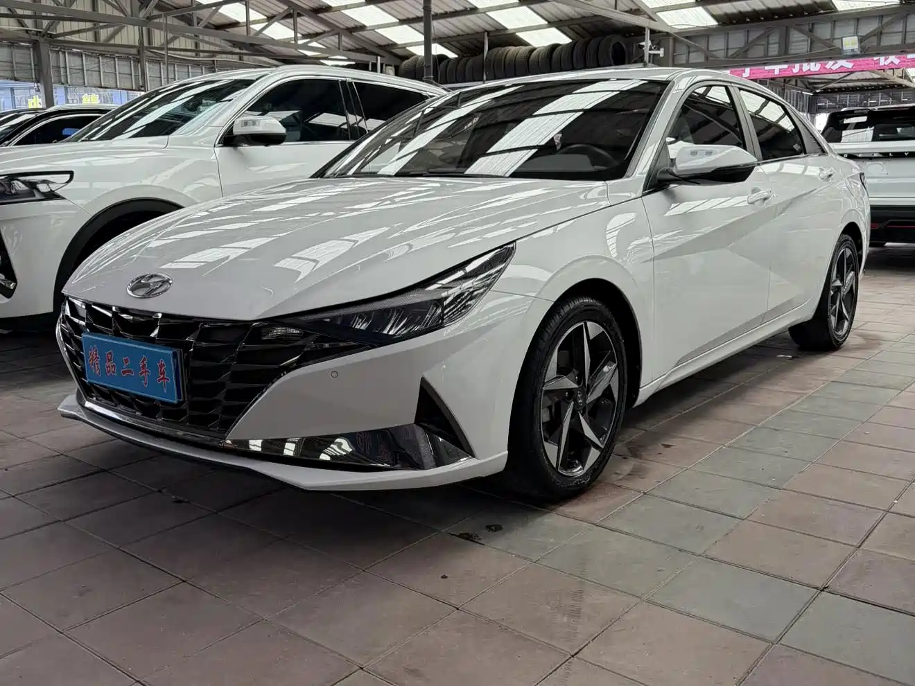 伊兰特 2022款 1.5L CVT LUX尊贵版 2023