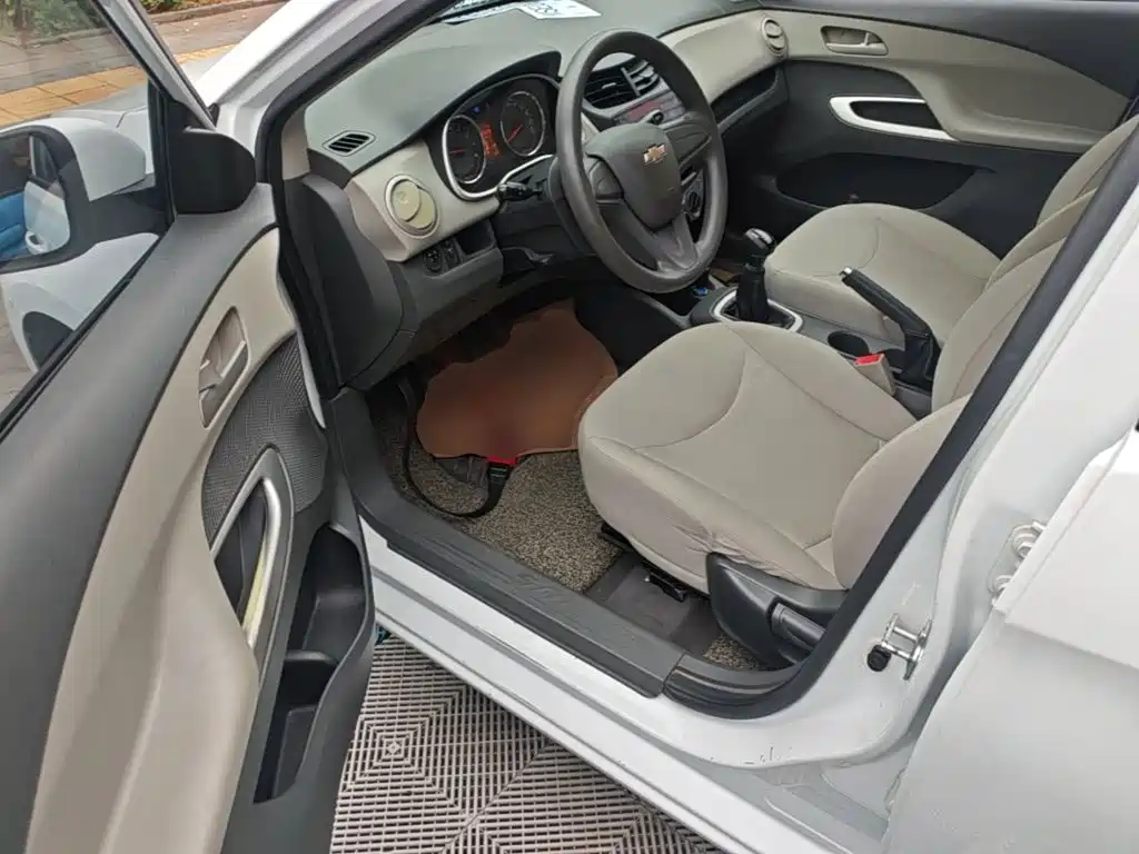 Chevrolet Sail — миниатюра 16