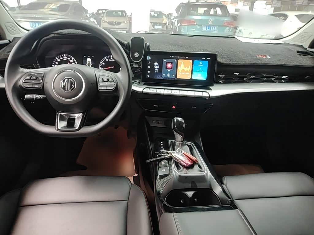 MG MG5 1.5 л 2024 г. Белый, пробег 13400 км