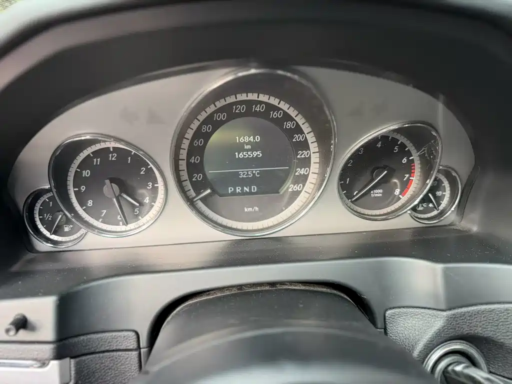 Mercedes-Benz E-Class (Import) — миниатюра 6
