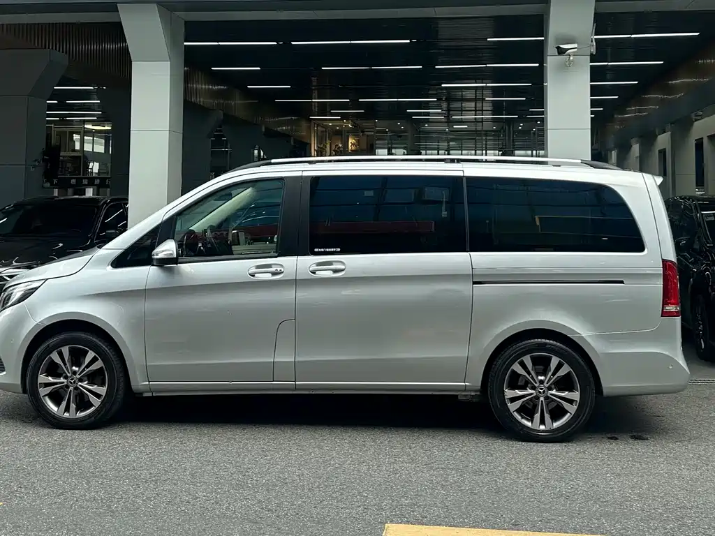 MERCEDES-BENZ V CLASS