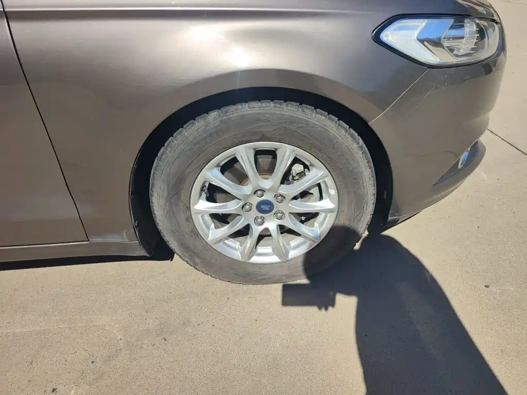 Ford Mondeo — миниатюра 8