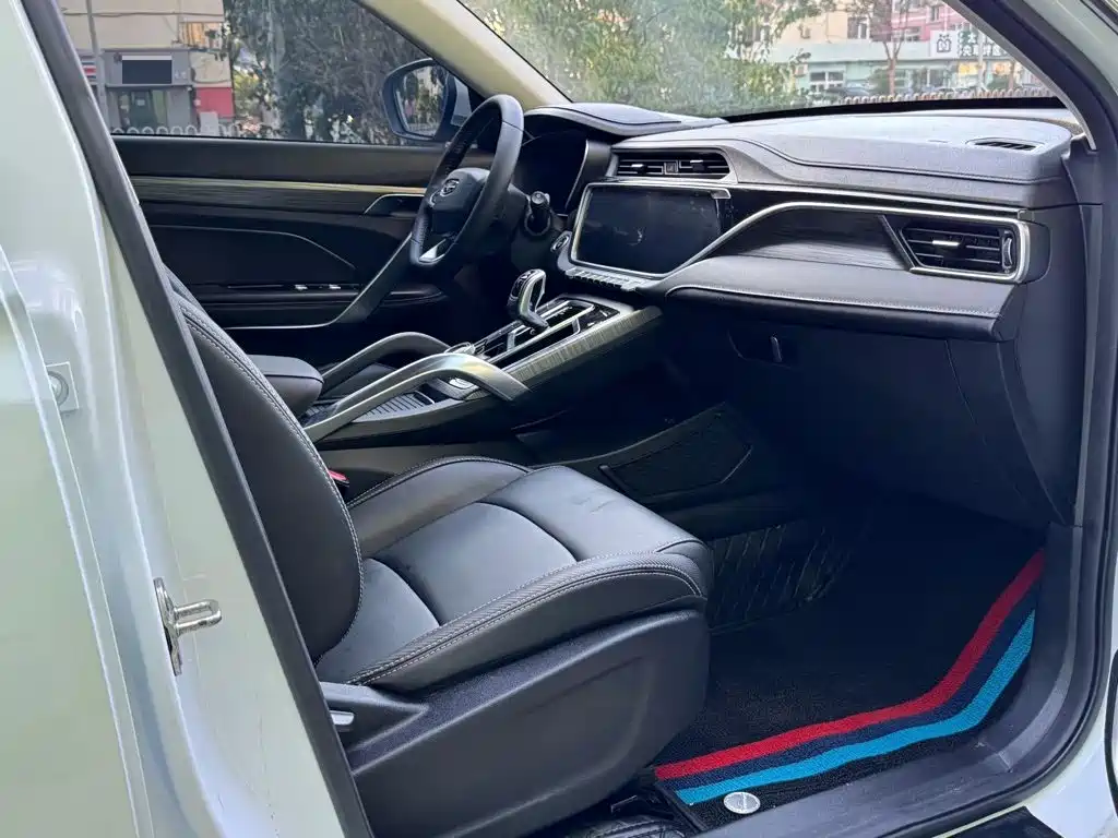 Geely Boyue — миниатюра 8