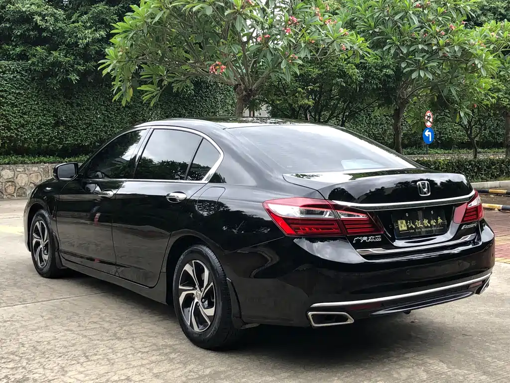 Honda Accord — миниатюра 6