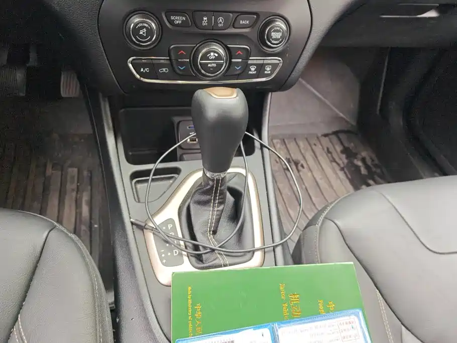 Jeep Cherokee — миниатюра 16