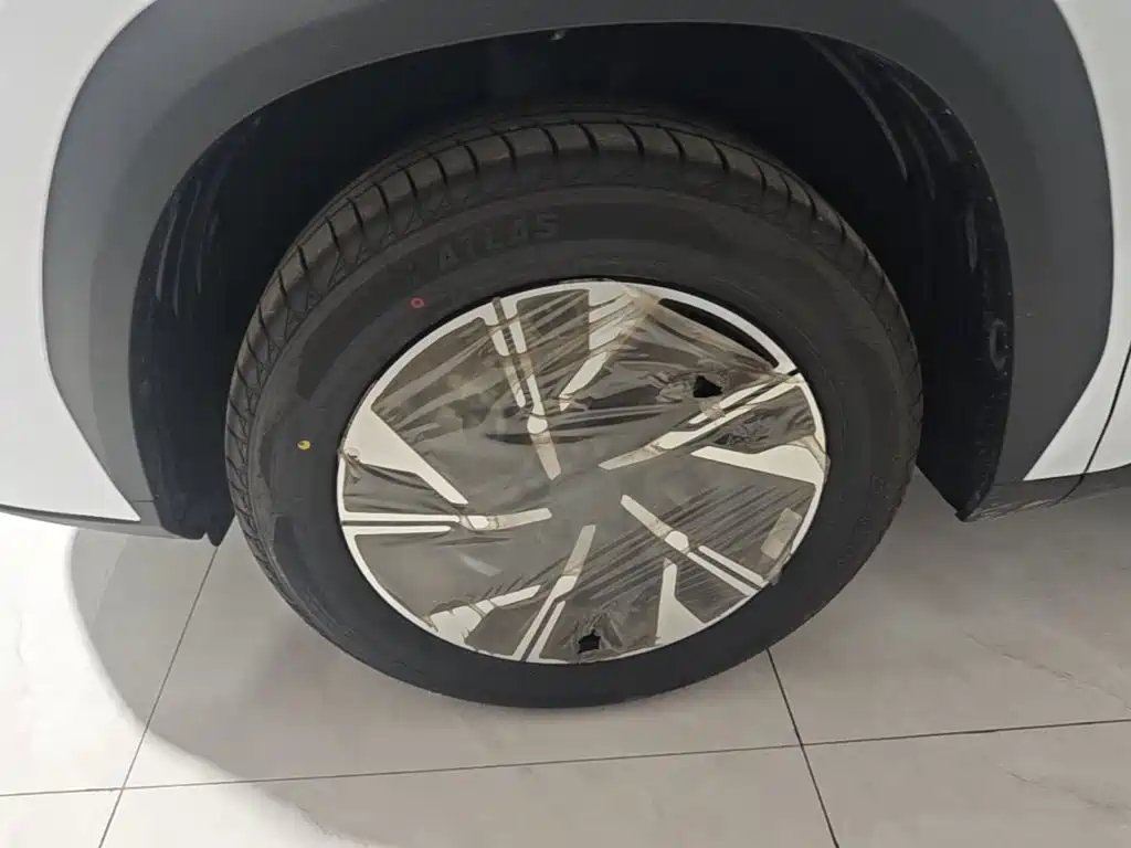 Geely Boyue L — миниатюра 23