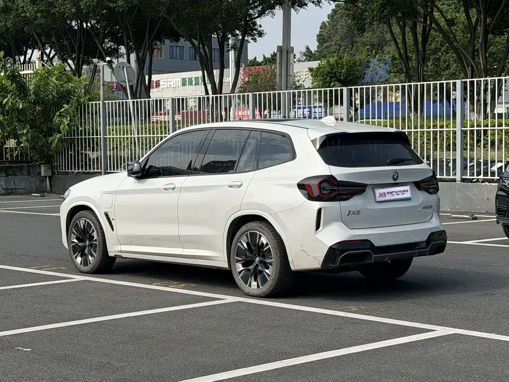 BMW iX3 — миниатюра 6