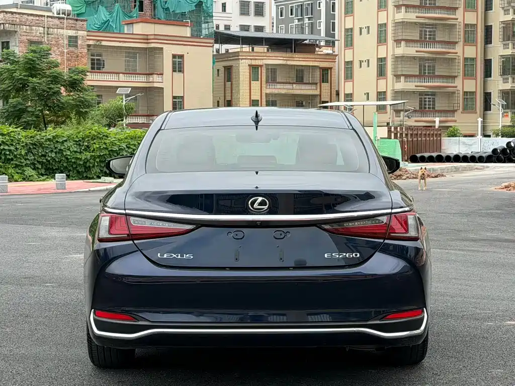Lexus ES — миниатюра 8
