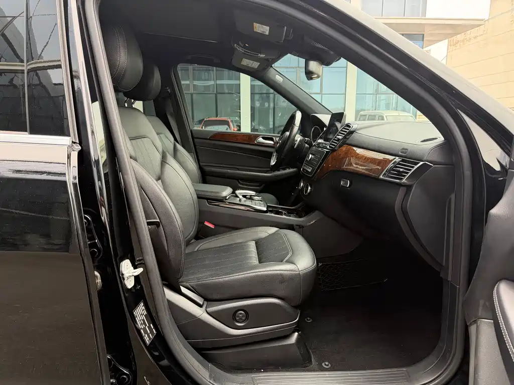 Mercedes-Benz GLS — миниатюра 8