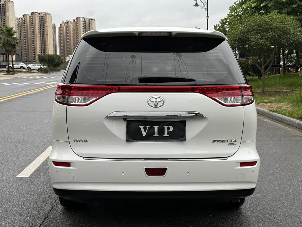 Toyota Previa — миниатюра 4
