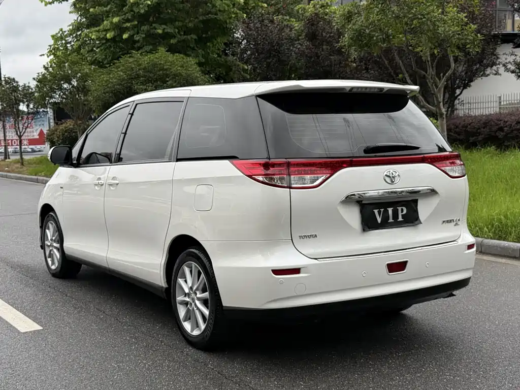 Toyota Previa — миниатюра 6