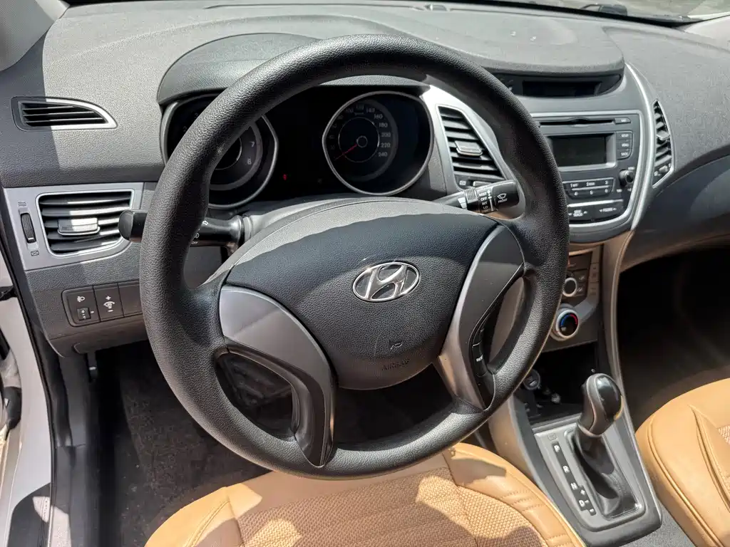 Hyundai Elantra Langdong — миниатюра 7