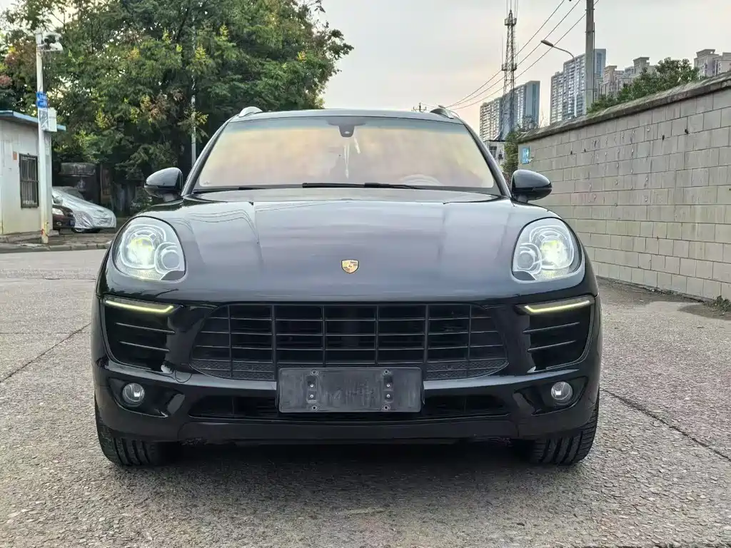 Porsche Macan — миниатюра 2