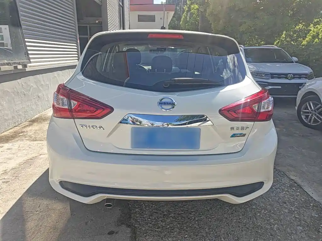 Nissan Tiida — миниатюра 6