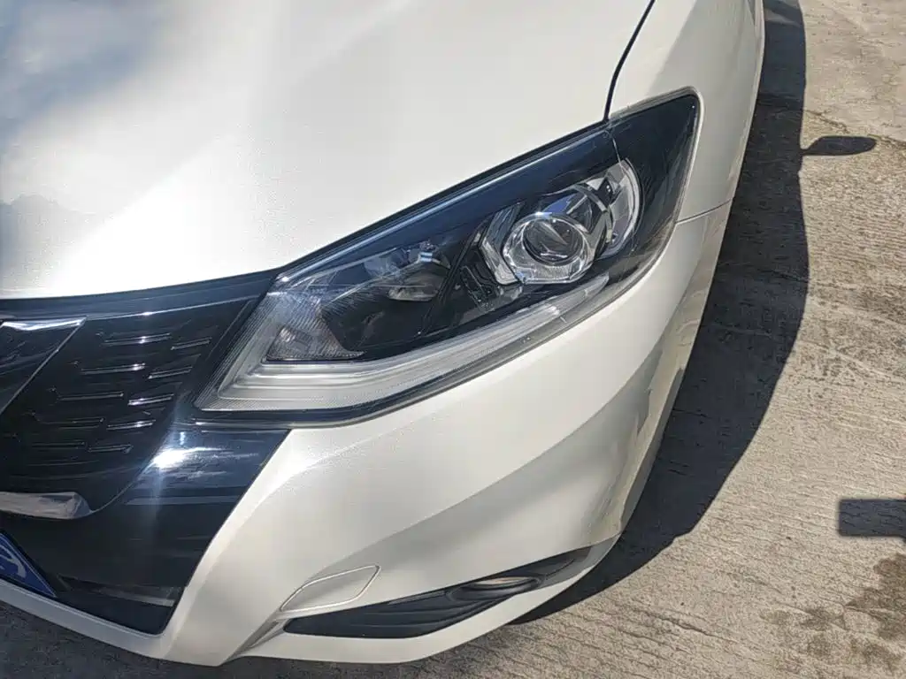 Nissan Tiida — миниатюра 24