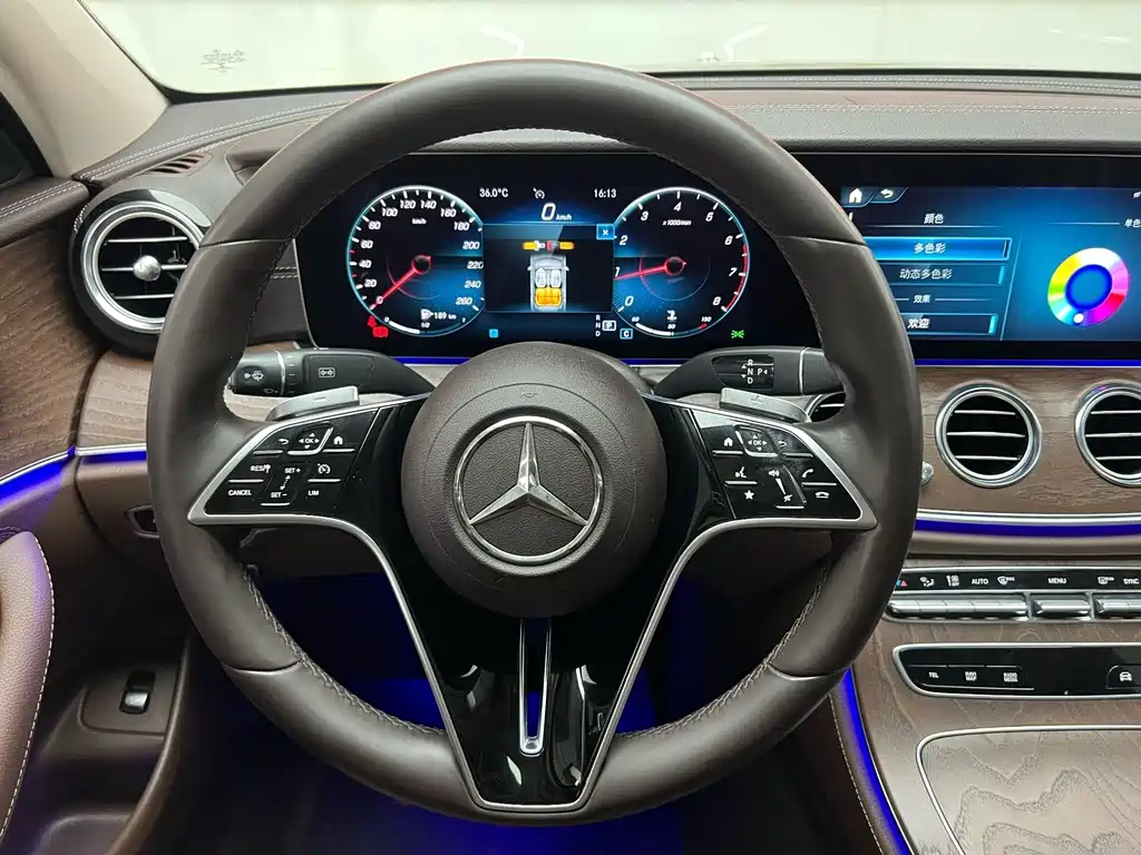Mercedes-Benz E-Class — миниатюра 14