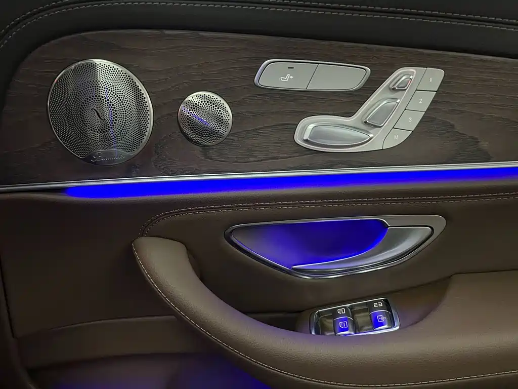 Mercedes-Benz E-Class — миниатюра 21