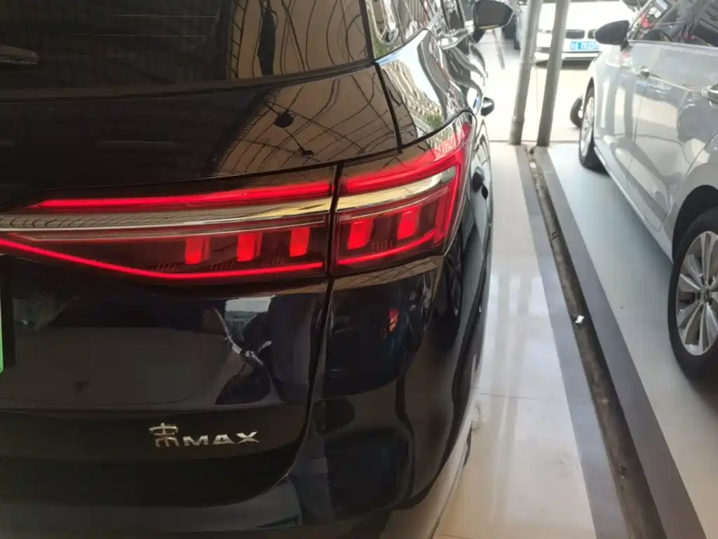 BYD MAX New Energy — миниатюра 8