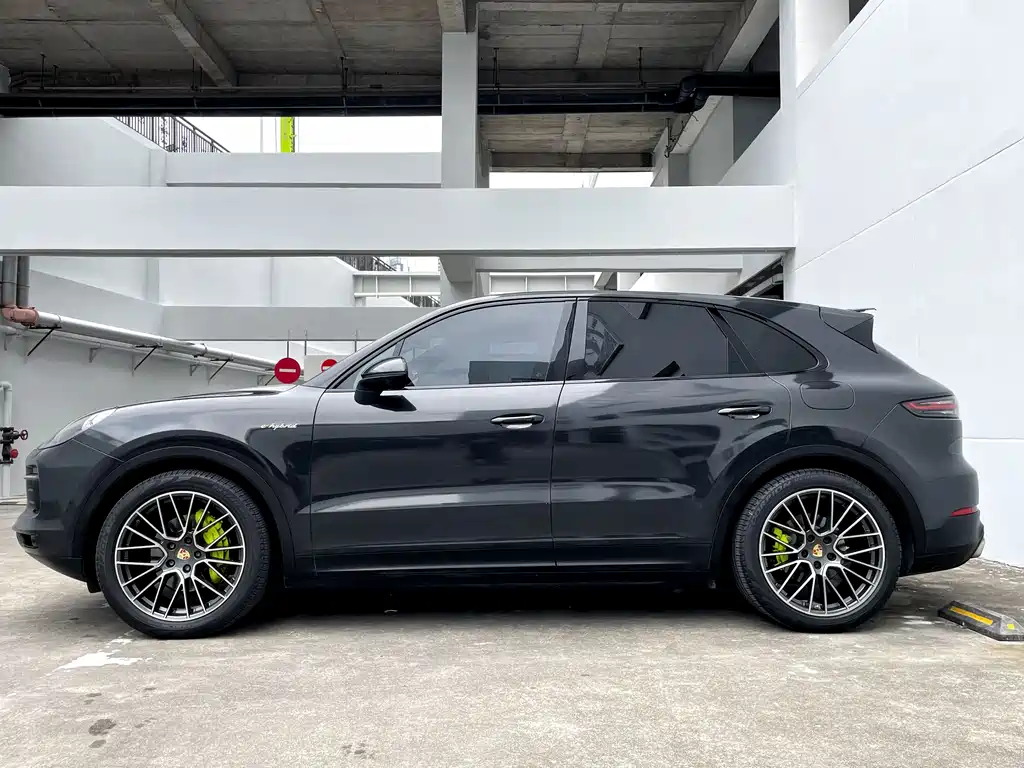 PORSCHE CAYENNE NEW ENERGY