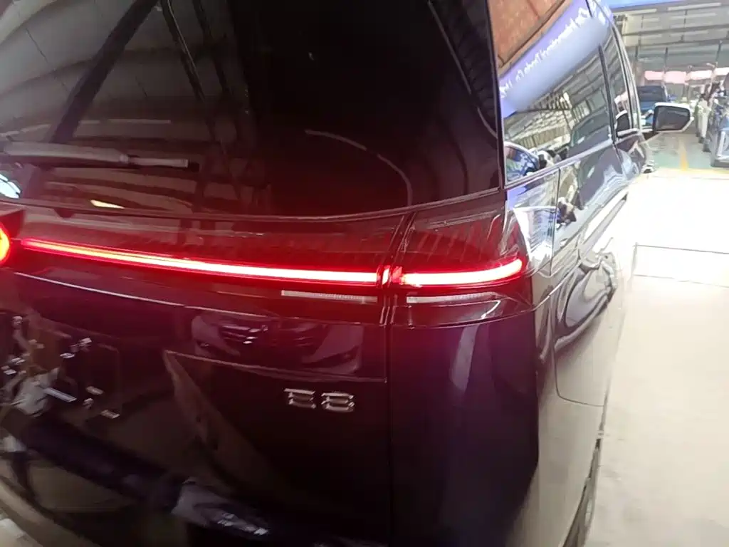 GAC Motor Trumpchi E8 PHEV — миниатюра 8