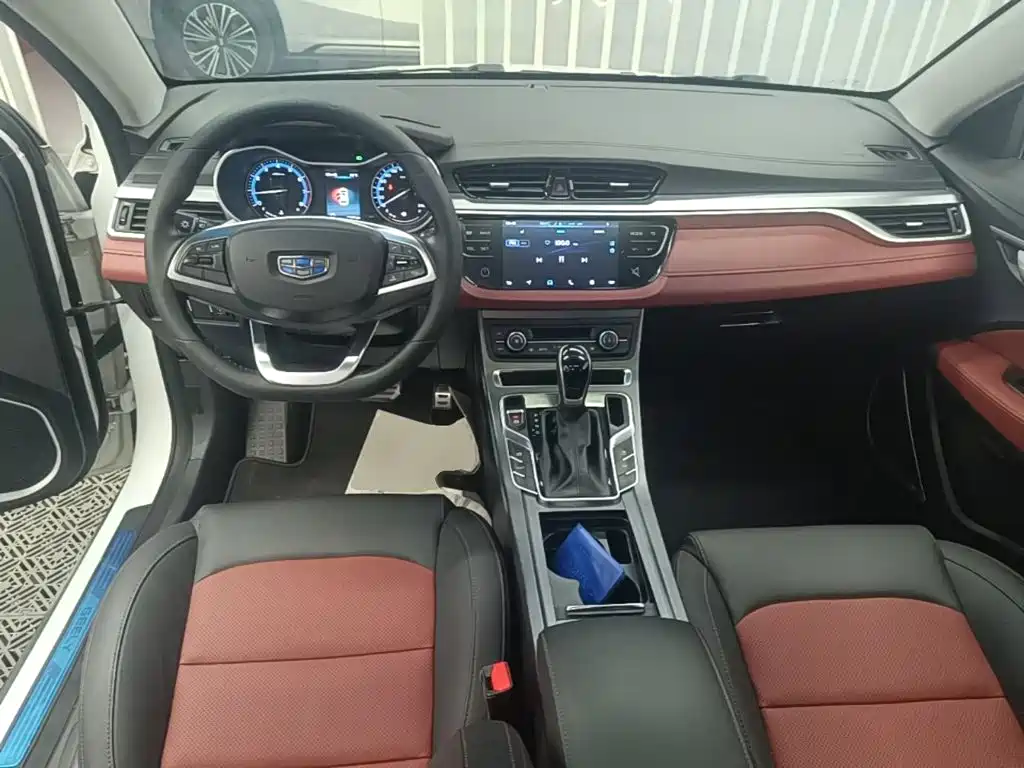 Geely Vision S1 — миниатюра 10