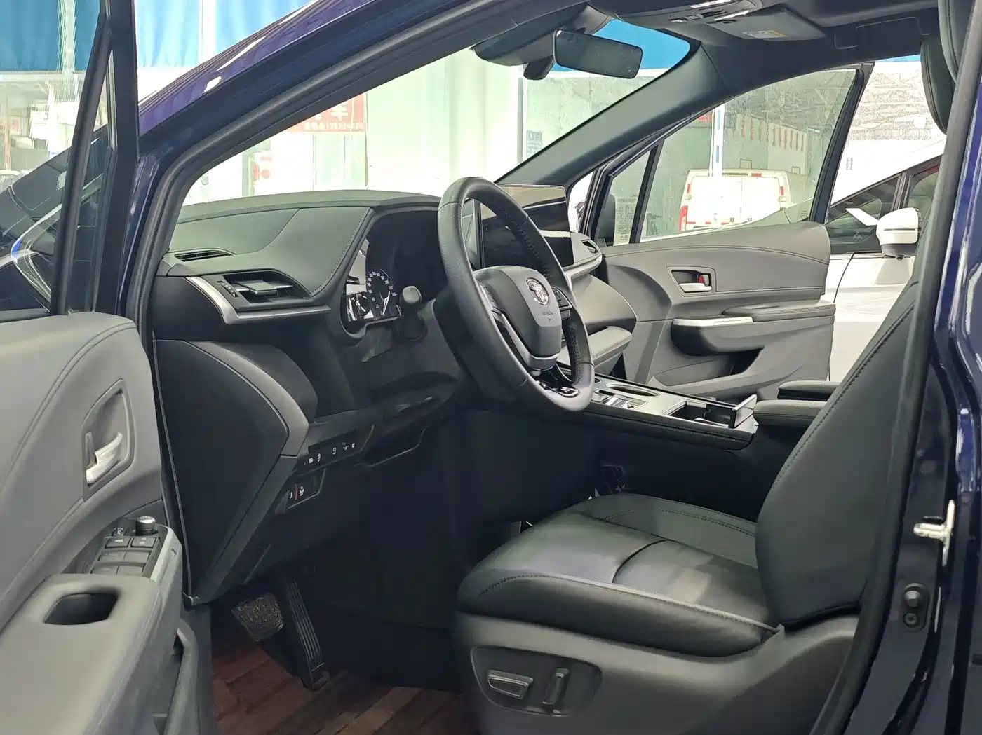 Toyota Sienna id 4617096 из Китая 14