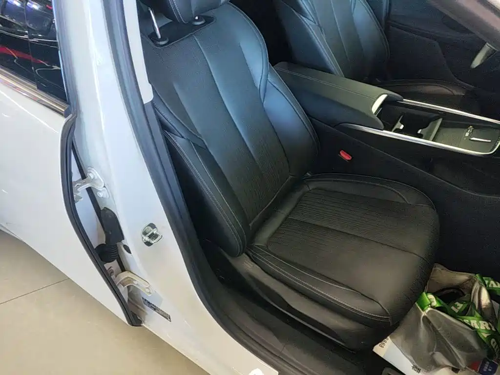 Buick LaCrosse — миниатюра 25