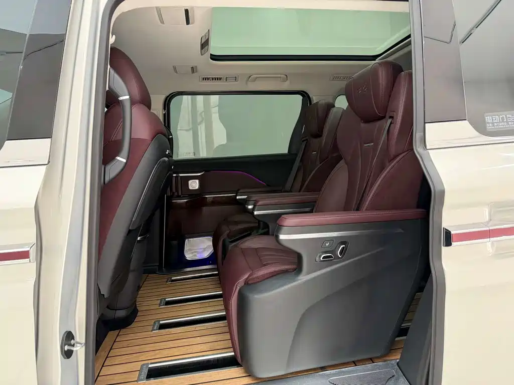 Hongqi Hongqi HQ9 — миниатюра 19