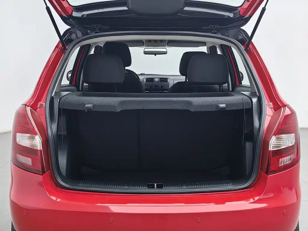 Skoda Fabia — миниатюра 16