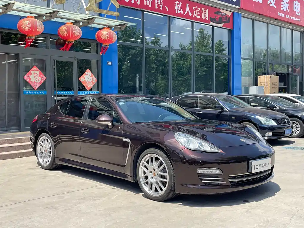 Porsche Panamera 2013 Panamera 4 Platinum Edition 3.6L