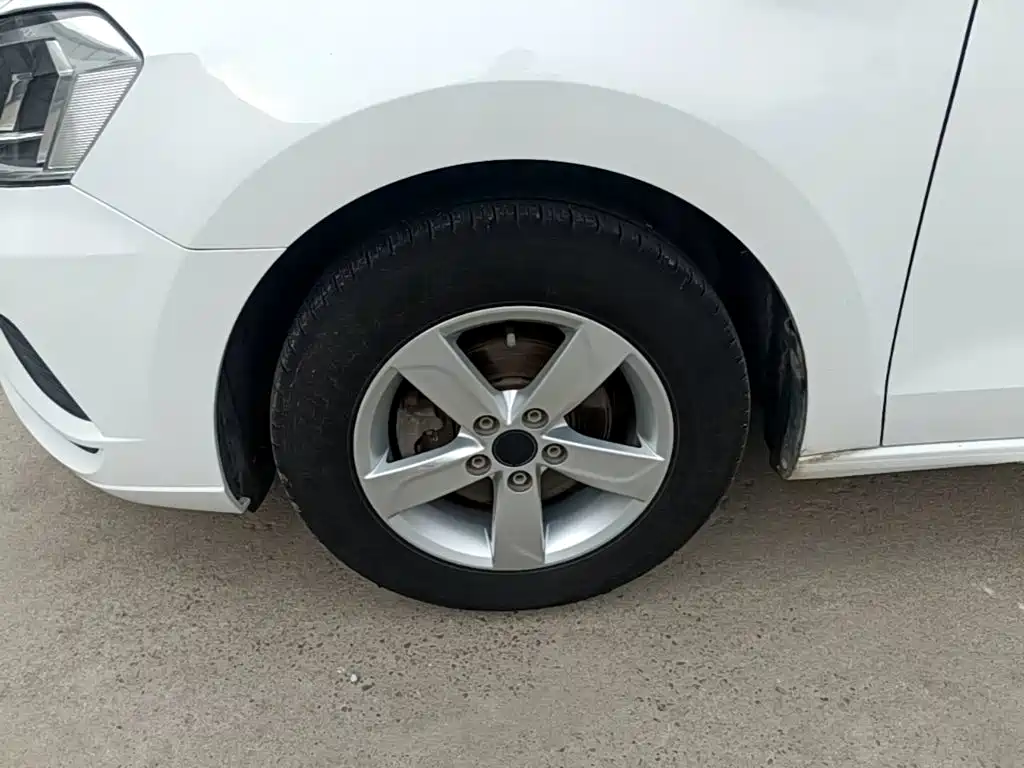 Volkswagen Jetta — миниатюра 23