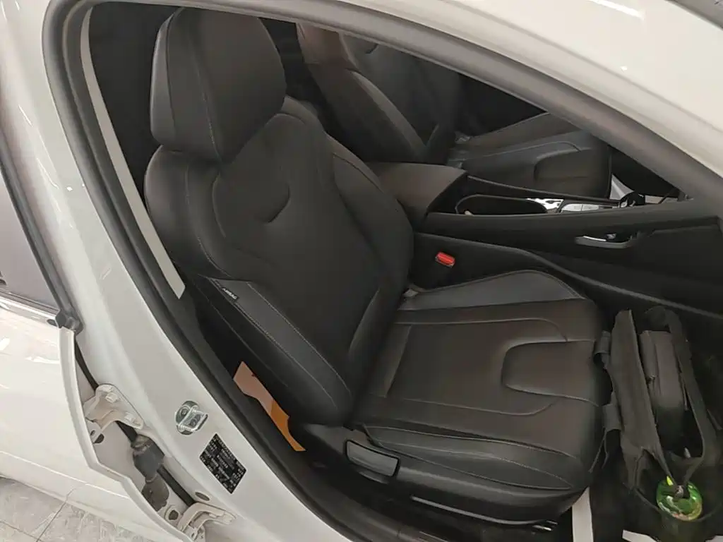 Hyundai Elantra — миниатюра 25