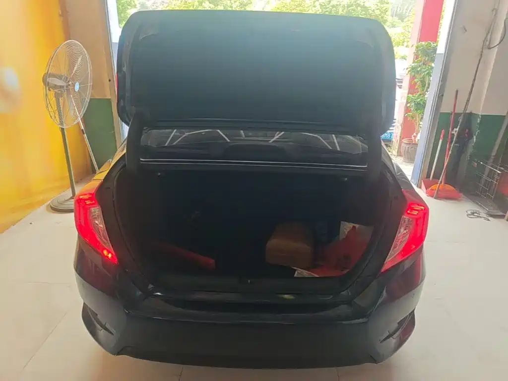 Honda Civic — миниатюра 18