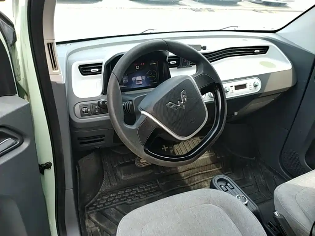 Wuling MINIEV — миниатюра 11