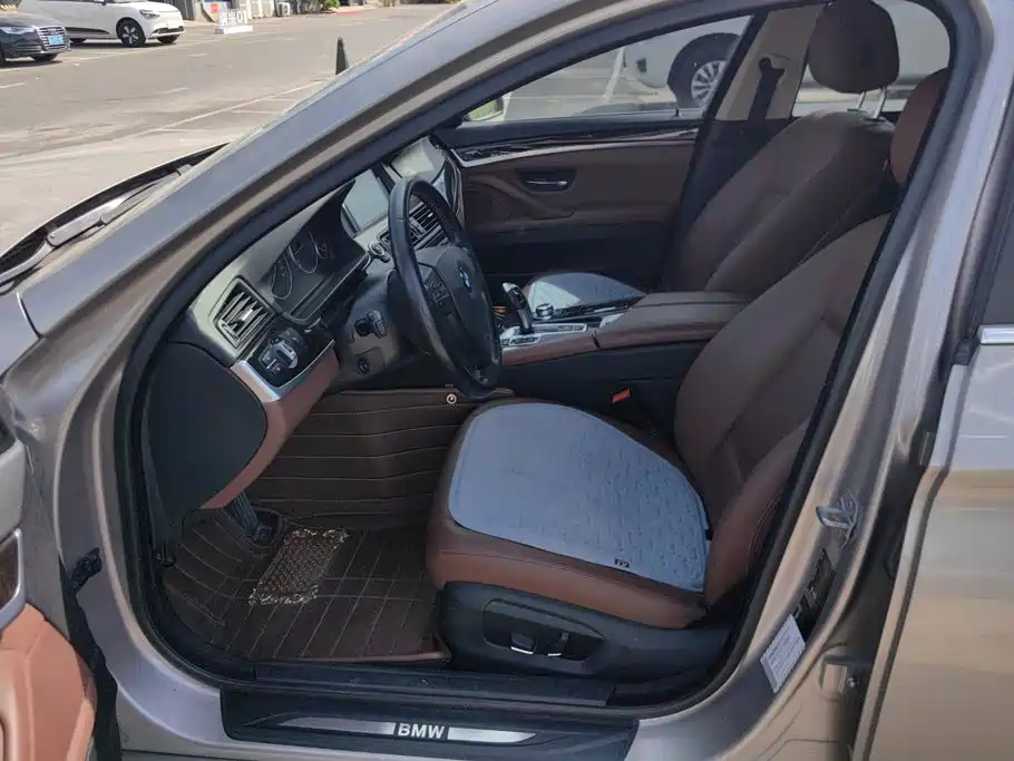 BMW 5 Series — миниатюра 9