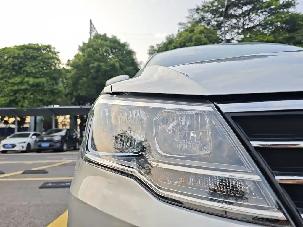 Volkswagen Jetta — миниатюра 17