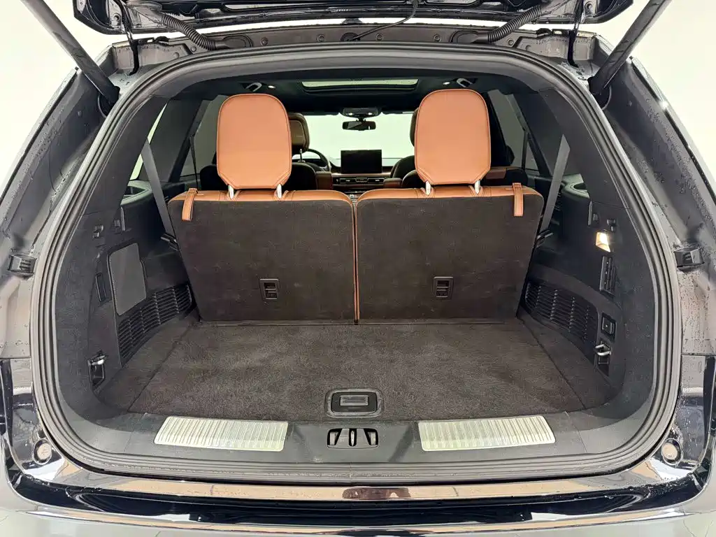 Lincoln Aviator — миниатюра 29