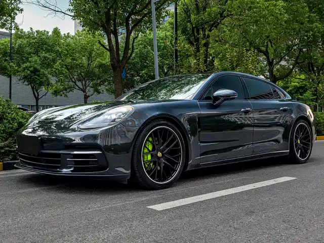 PORSCHE PANAMERA 2019