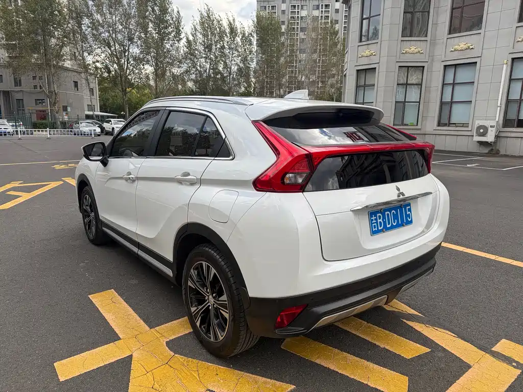 Mitsubishi Eclipse Cross — миниатюра 5